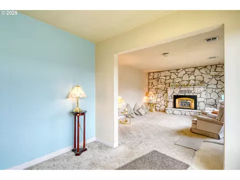 Living - 444 N 3rd St, Athena, OR 97813 photo 4 of 7