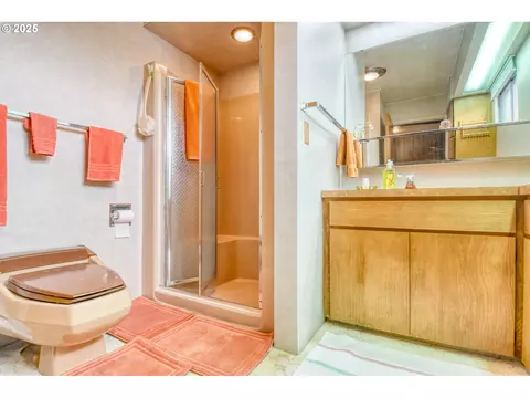 Bath - 444 N 3rd St, Athena, OR 97813 photo 1 of 7