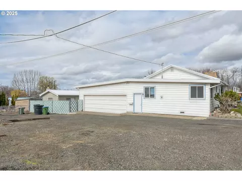Exterior - 444 N 3rd St, Athena, OR 97813 photo 1 of 5