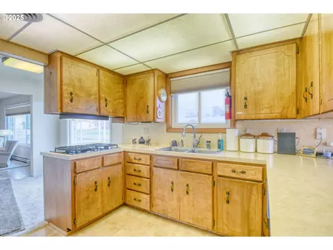 Kitchen - 444 N 3rd St, Athena, OR 97813 photo 3 of 4