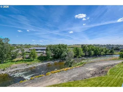 View/Area - 1900 NW Carden Ave #16, Pendleton, OR 97801 photo 3 of 4
