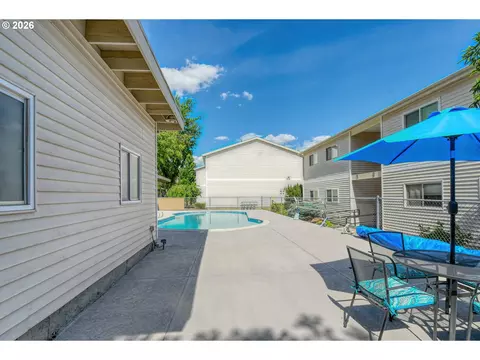Exterior - 1900 NW Carden Ave #16, Pendleton, OR 97801 photo 5 of 6