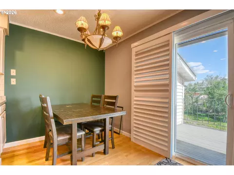 Dining - 1900 NW Carden Ave #16, Pendleton, OR 97801 photo 1 of 1