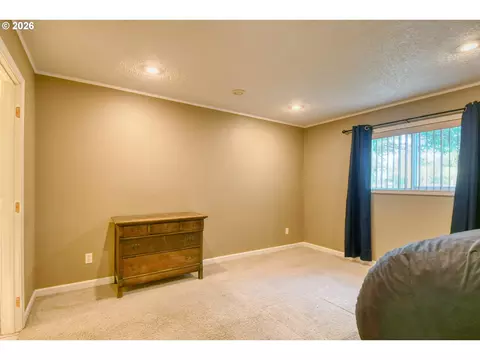 Bedroom - 1900 NW Carden Ave #16, Pendleton, OR 97801 photo 1 of 3