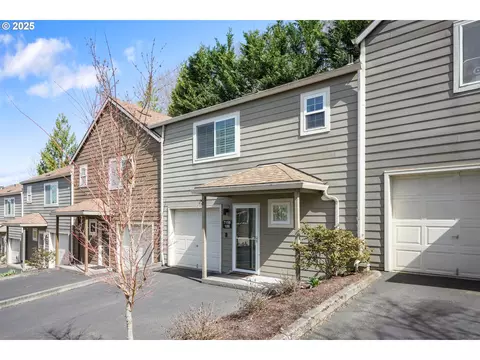 7159 SW Sagert St #106, Tualatin, OR 97062