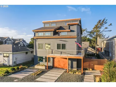 172 W Harrison St, Cannon Beach, OR 97110