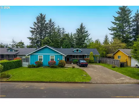 640 SW Kelsie Ln, Waldport, OR 97394