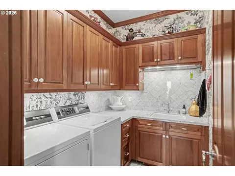 Other - 630 Eureka Ave, Silverton, OR 97381 photo 5 of 10