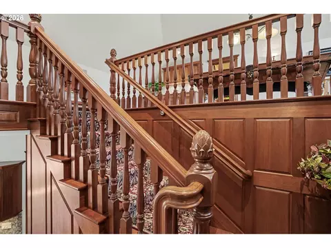 Entry Way - 630 Eureka Ave, Silverton, OR 97381 photo 3 of 3