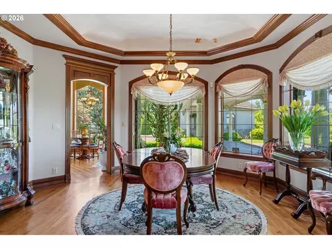 Dining - 630 Eureka Ave, Silverton, OR 97381 photo 1 of 6