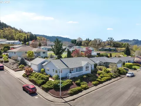 2803 W Colvin St, Roseburg, OR 97471