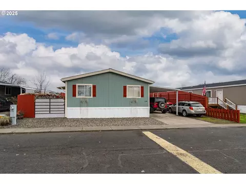 338 NW Broc Dr, Winston, OR 97496