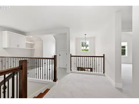 Entry Way - 1930 Sterling Park Pl, Eugene, OR 97408 photo 4 of 4