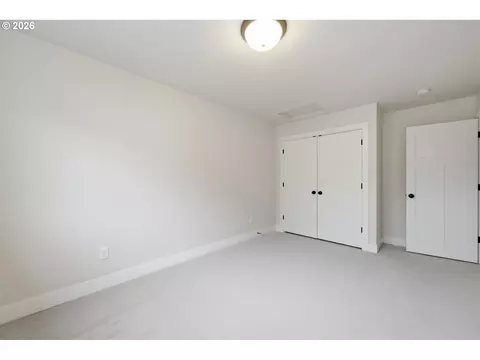 Bedroom - 1930 Sterling Park Pl, Eugene, OR 97408 photo 4 of 6