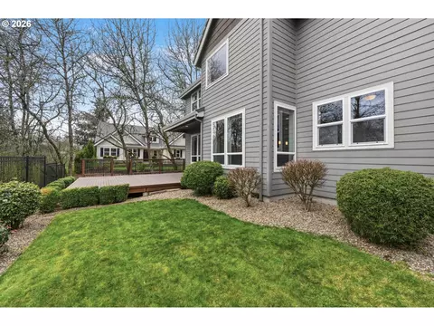 Exterior - 1930 Sterling Park Pl, Eugene, OR 97408 photo 7 of 7