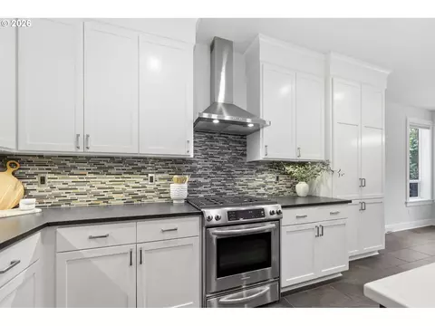 Kitchen - 1930 Sterling Park Pl, Eugene, OR 97408 photo 3 of 5