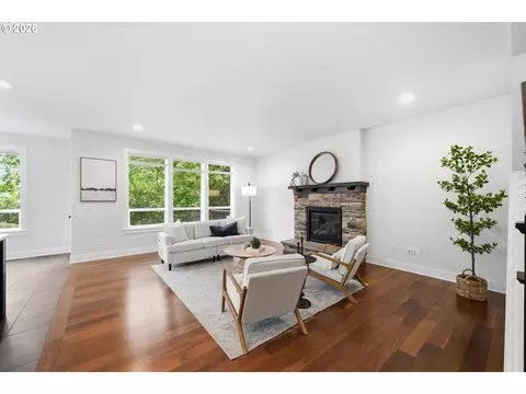 Living - 1930 Sterling Park Pl, Eugene, OR 97408 photo 2 of 4
