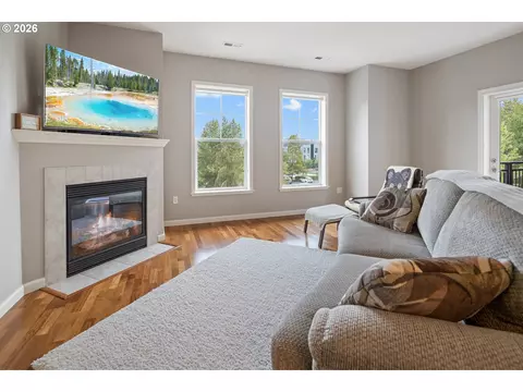 Living - 1258 NW Shattuck Way #308, Gresham, OR 97030 photo 2 of 4