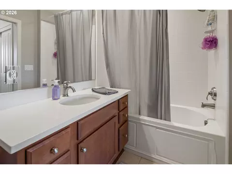Bath - 1258 NW Shattuck Way #308, Gresham, OR 97030 photo 1 of 2