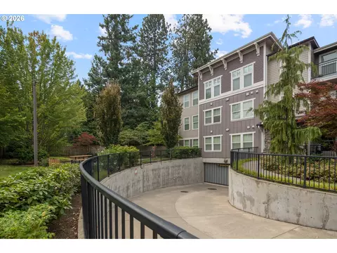 Exterior - 1258 NW Shattuck Way #308, Gresham, OR 97030 photo 12 of 12