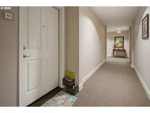 Entry Way - 1258 NW Shattuck Way #308, Gresham, OR 97030 photo 3 of 8