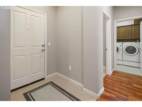 Entry Way - 1258 NW Shattuck Way #308, Gresham, OR 97030 photo 6 of 8