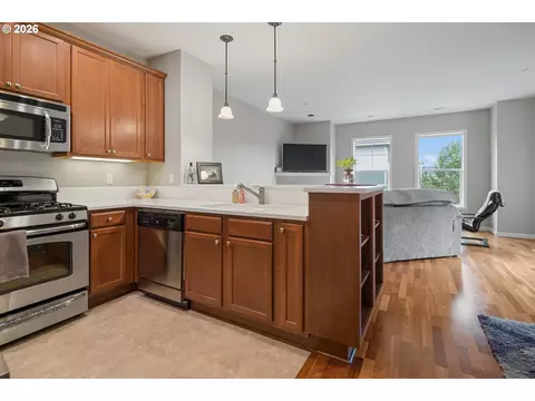 Kitchen - 1258 NW Shattuck Way #308, Gresham, OR 97030 photo 2 of 4
