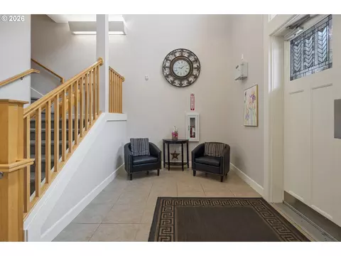 Entry Way - 1258 NW Shattuck Way #308, Gresham, OR 97030 photo 1 of 8