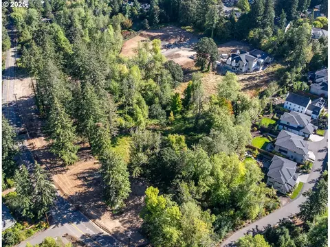13560 Goodall Rd #7, Lake Oswego, OR 97034