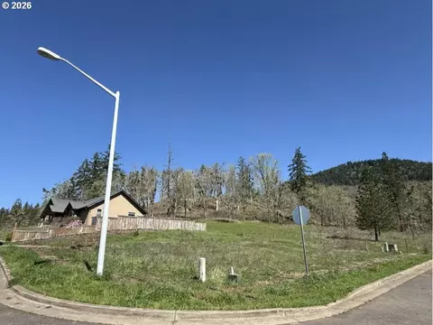 06000 N Hyland Ln, Lowell, OR 97452
