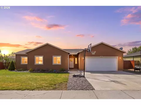 213 Sandy Ct, Boardman, OR 97818
