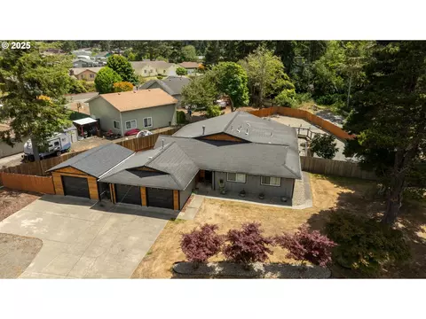 1145 Lakeshore Dr, Coos Bay, OR 97420