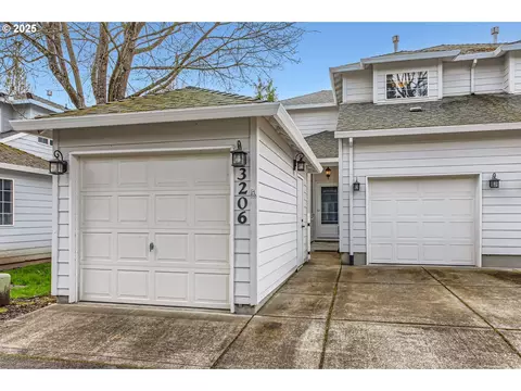 3206 SE Blue Bird Dr, Hillsboro, OR 97123
