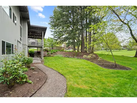 Exterior - 15051 NW Oakmont Loop, Beaverton, OR 97006 photo 5 of 9
