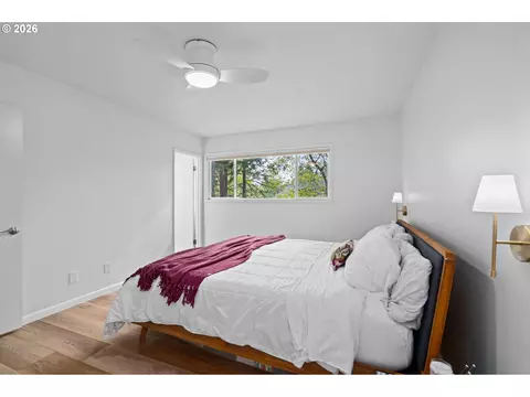 Bedroom - 15051 NW Oakmont Loop, Beaverton, OR 97006 photo 2 of 6