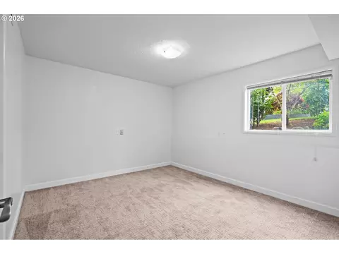 Bedroom - 15051 NW Oakmont Loop, Beaverton, OR 97006 photo 4 of 6
