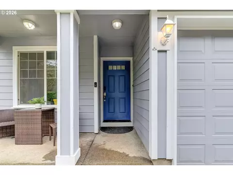 Entry Way - 37720 Hamilton Ridge Dr, Sandy, OR 97055 photo 1 of 2