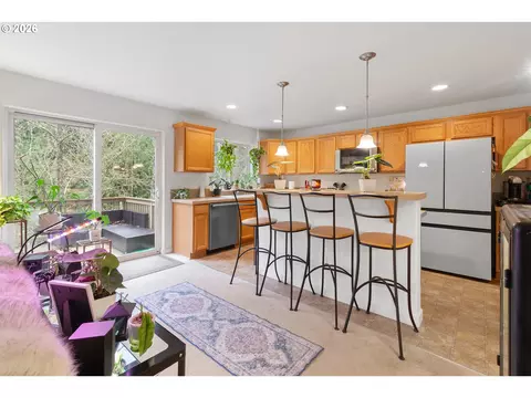 Kitchen - 37720 Hamilton Ridge Dr, Sandy, OR 97055 photo 1 of 5