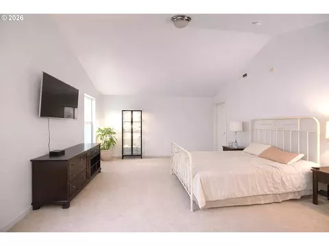 Bedroom - 37720 Hamilton Ridge Dr, Sandy, OR 97055 photo 1 of 1