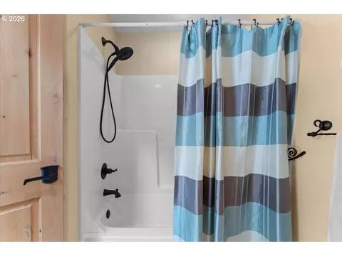 Bath - 3034 N Holladay Dr, Cornelius, OR 97113 photo 7 of 7