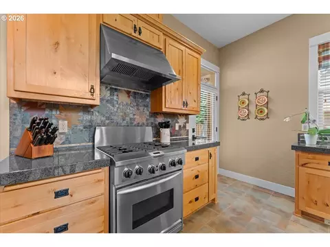 Kitchen - 3034 N Holladay Dr, Cornelius, OR 97113 photo 3 of 3