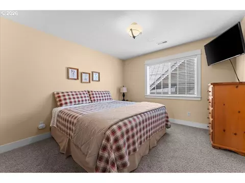 Bedroom - 3034 N Holladay Dr, Cornelius, OR 97113 photo 3 of 5