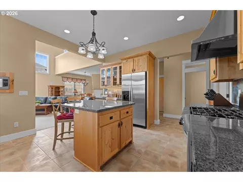 Kitchen - 3034 N Holladay Dr, Cornelius, OR 97113 photo 2 of 3