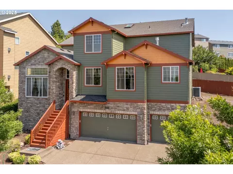 13061 SE Meadehill Ave, Happy Valley, OR 97086