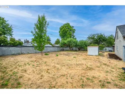 Exterior - 1470 Jay St, Eugene, OR 97402 photo 9 of 9