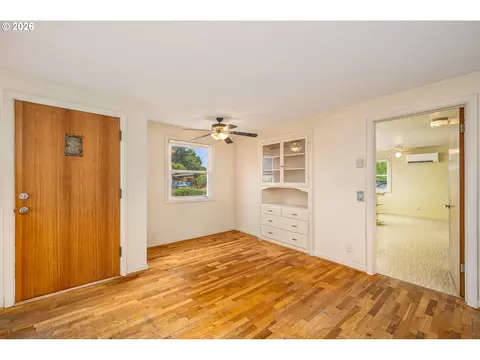 Living - 1470 Jay St, Eugene, OR 97402 photo 5 of 5