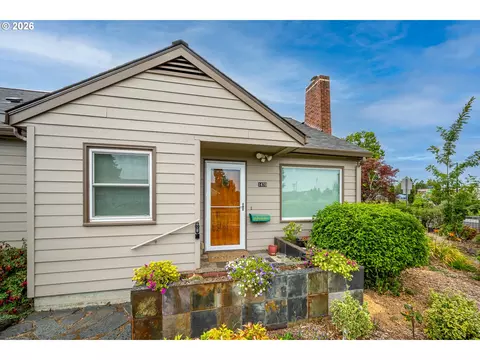 Exterior - 1470 Jay St, Eugene, OR 97402 photo 3 of 9