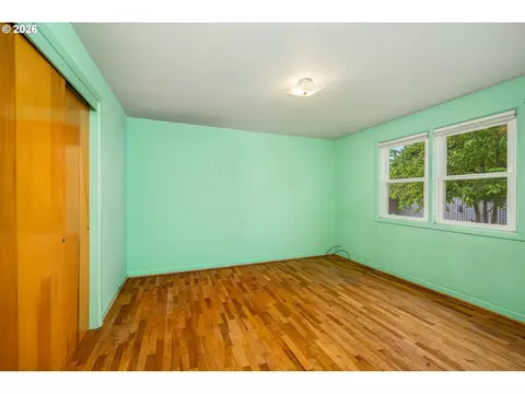 Bedroom - 1470 Jay St, Eugene, OR 97402 photo 3 of 9
