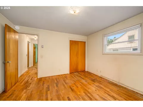 Bedroom - 1470 Jay St, Eugene, OR 97402 photo 2 of 9