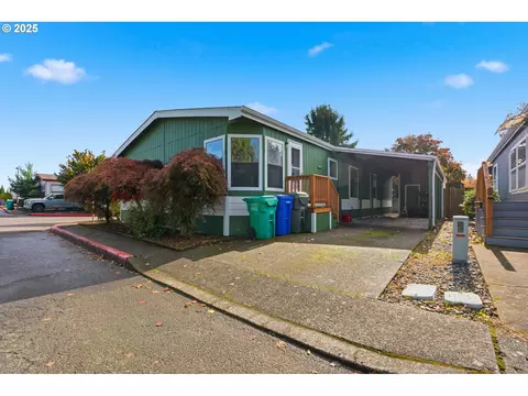 1949 SE Palmquist Rd #32, Gresham, OR 97080 photo 1